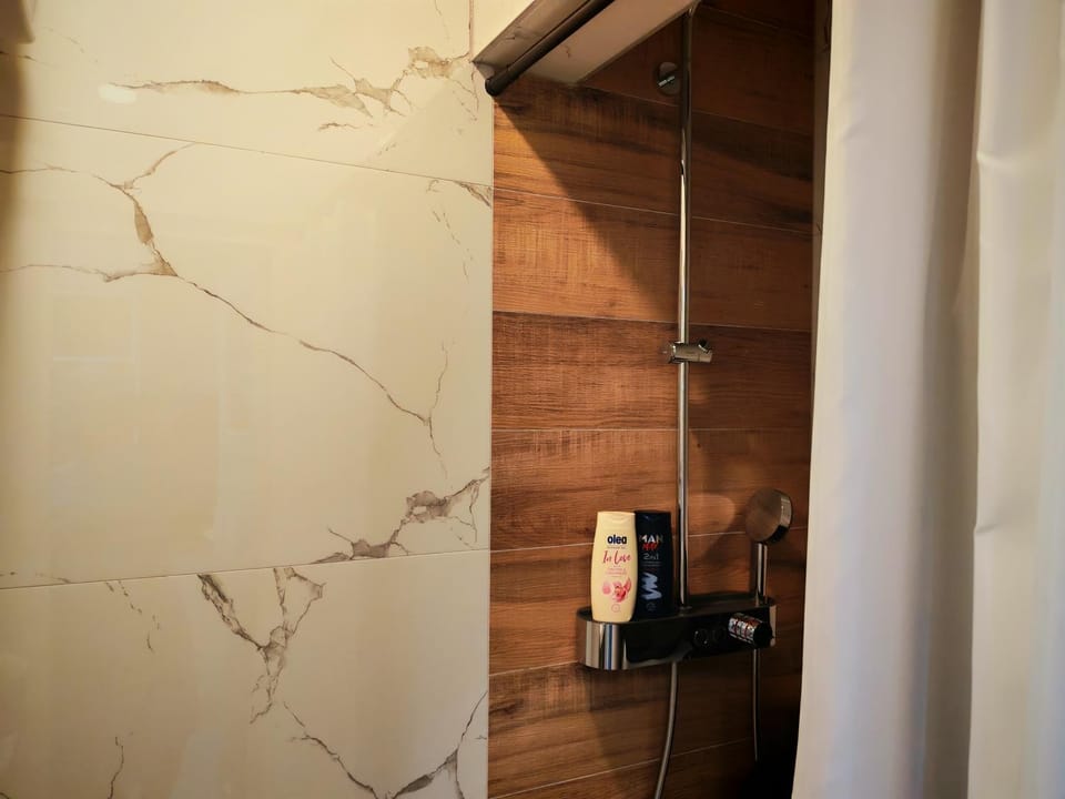 Apartman - Jacuzzi Spa - Tvrđava III Sarajevo - near the airpoirt Apartment in Sarajevo