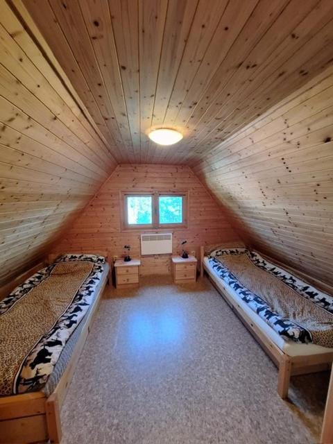 Chata u Dalešické přehrady House in Czechia