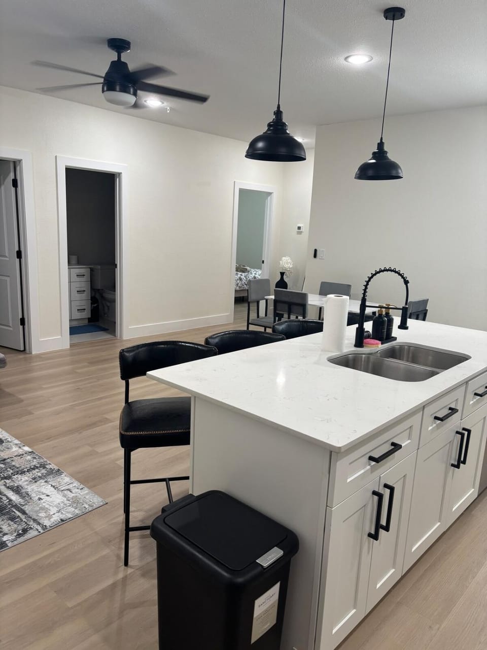 Modern home away from home! Apartment in Houston