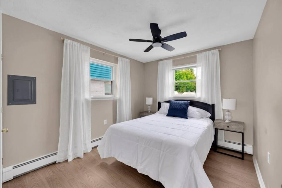Between Tides 2BR Walk to Beach Unit B Apartment in Seaside Park