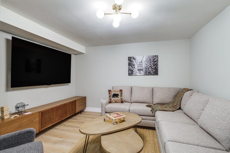 3 Mi to Killington Resort! All-Season Group Escape House in Mendon