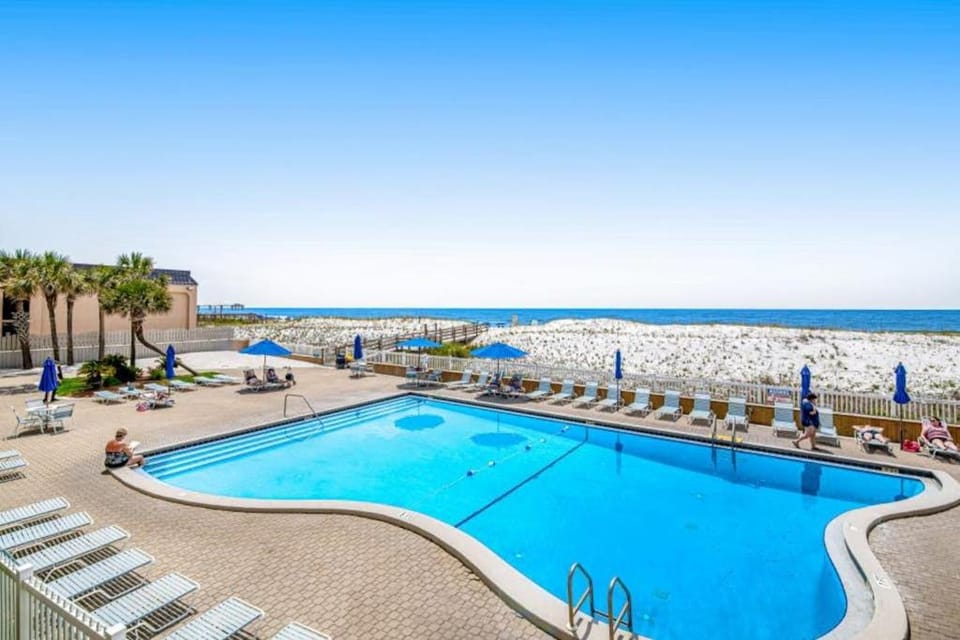 Sea Oats 708 - 7th floor condo in beachfront complex with pool Gulf view W&D & fast WiFi House in Okaloosa Island