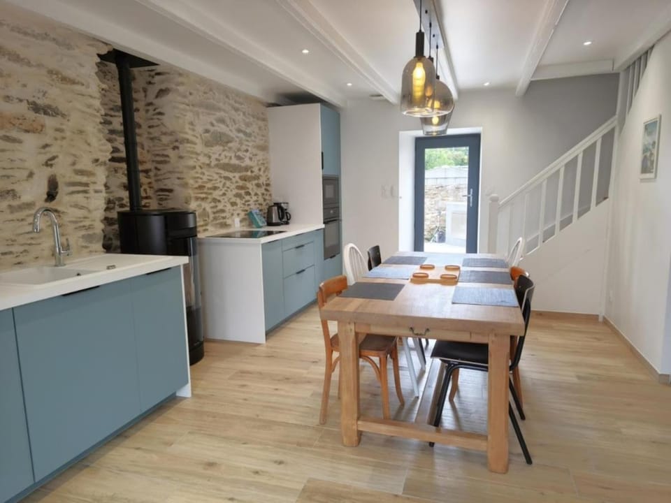 Kitchen or kitchenette, stove, kitchen