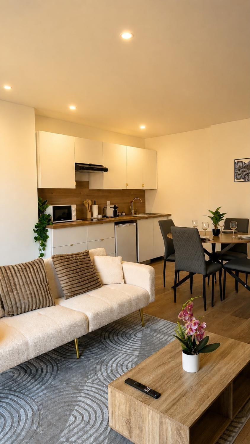 Kitchen or kitchenette, Living room, Seating area, Dining area, stove