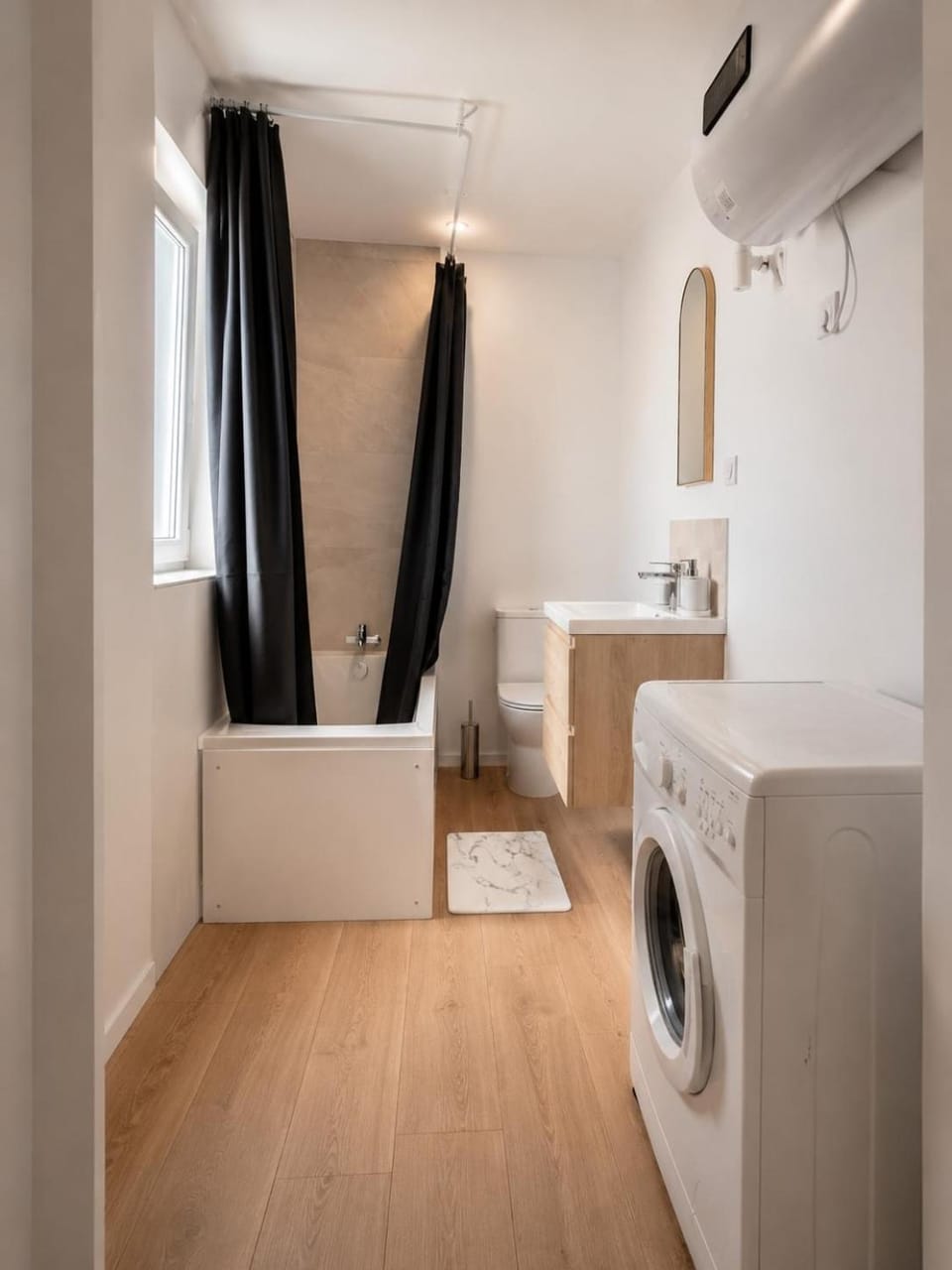 Bathroom, towels, washing machine