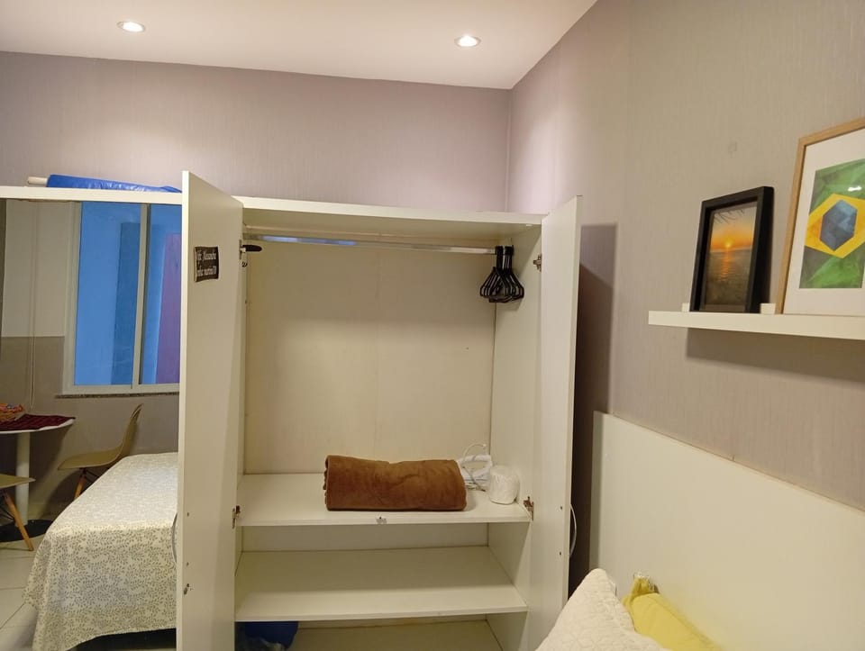 Bed, Bedroom, flat iron, wardrobe