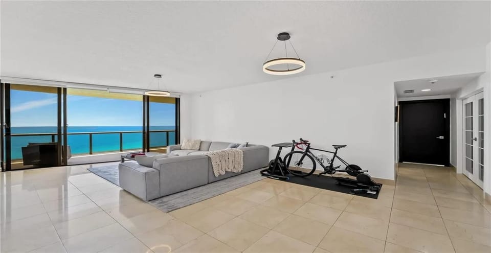 Elegant Skyline Sanctuary Apartment in Sunny Isles Beach