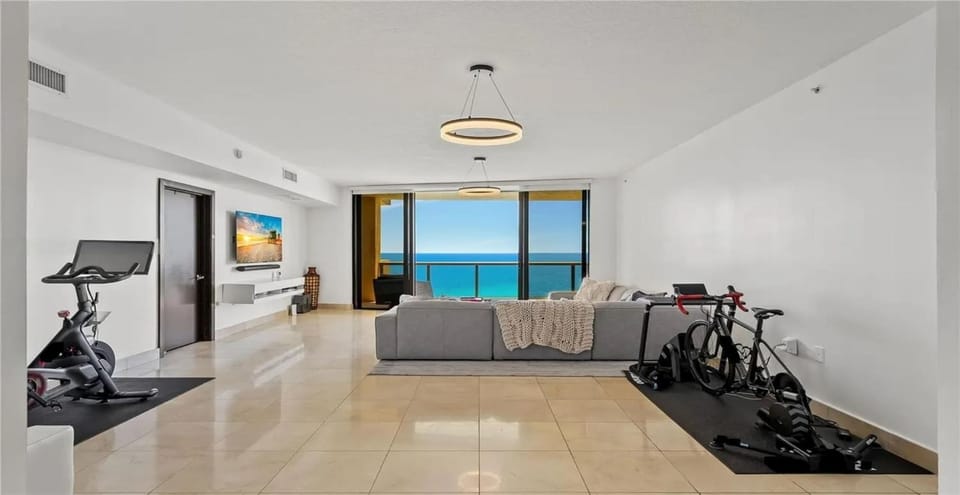 Elegant Skyline Sanctuary Apartment in Sunny Isles Beach