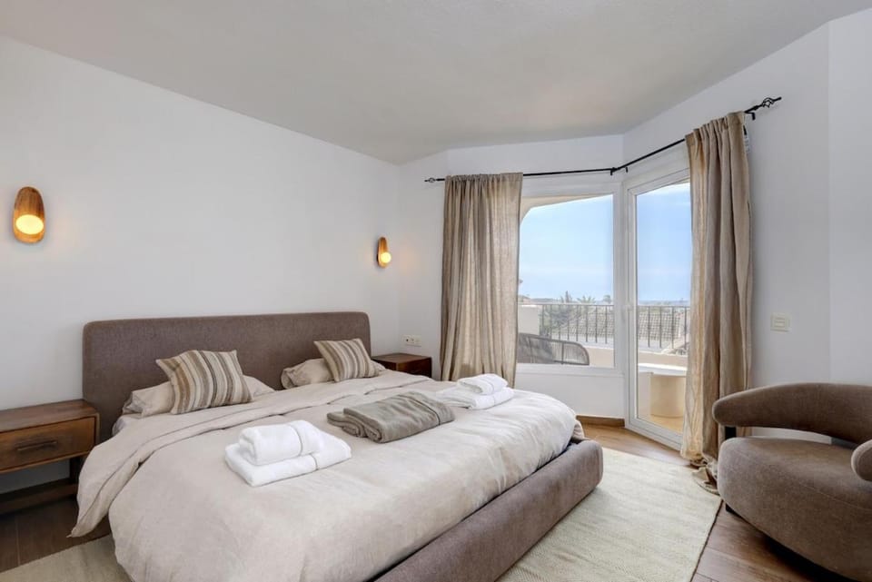 Brisa & Mar, Las Chapas, 3 bedrooms Apartment in Marbella