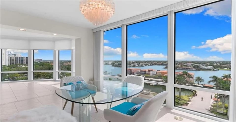 Gulffront Panorama Escape Apartment in Naples