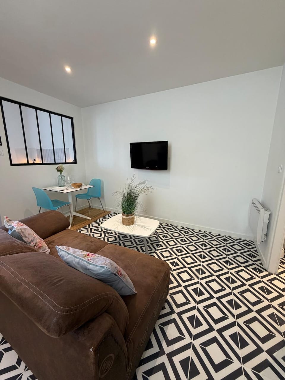 TV and multimedia, Living room, Seating area