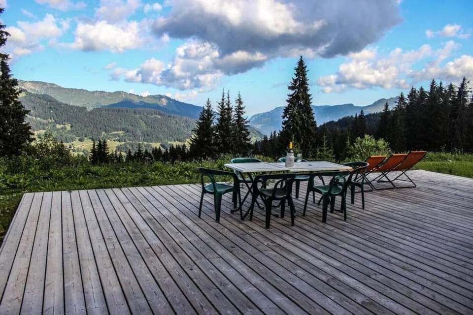 Dining area, Mountain view