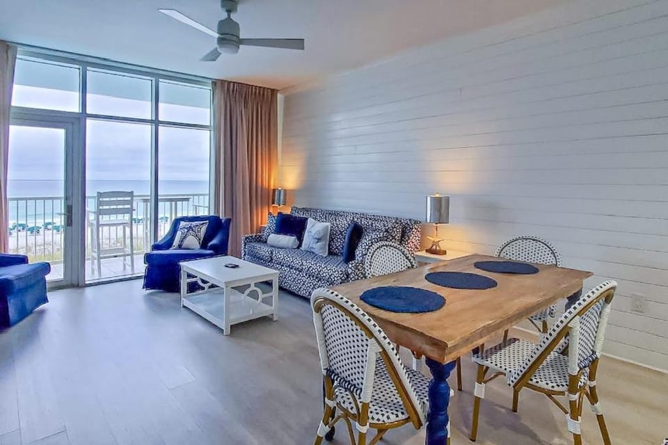 Exquisite 3rd floor beachfront condo shared pool and beach access House in Okaloosa Island