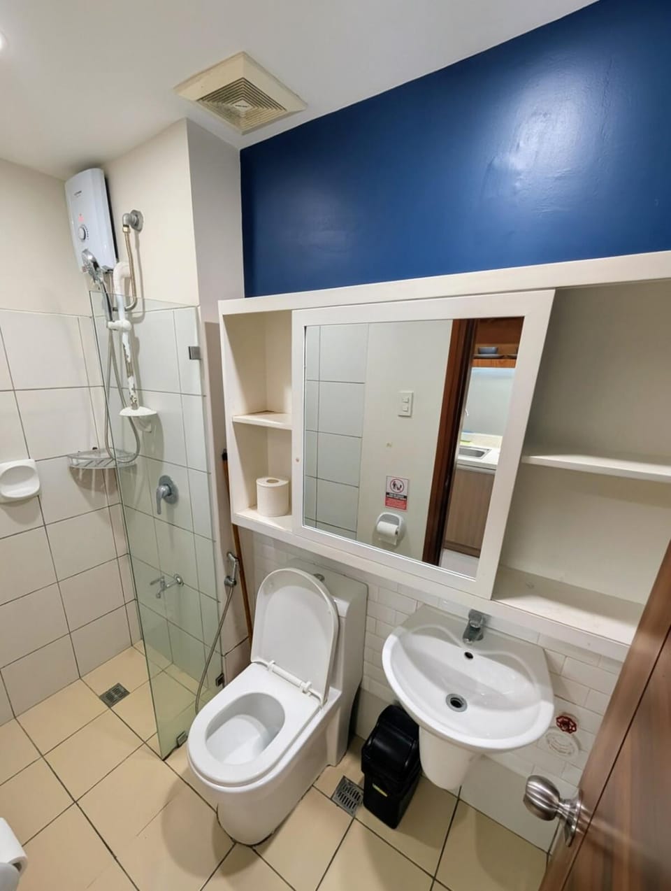 Cebu City Studio Unit, w Pool & Gym Access Apartment in Lapu-Lapu City