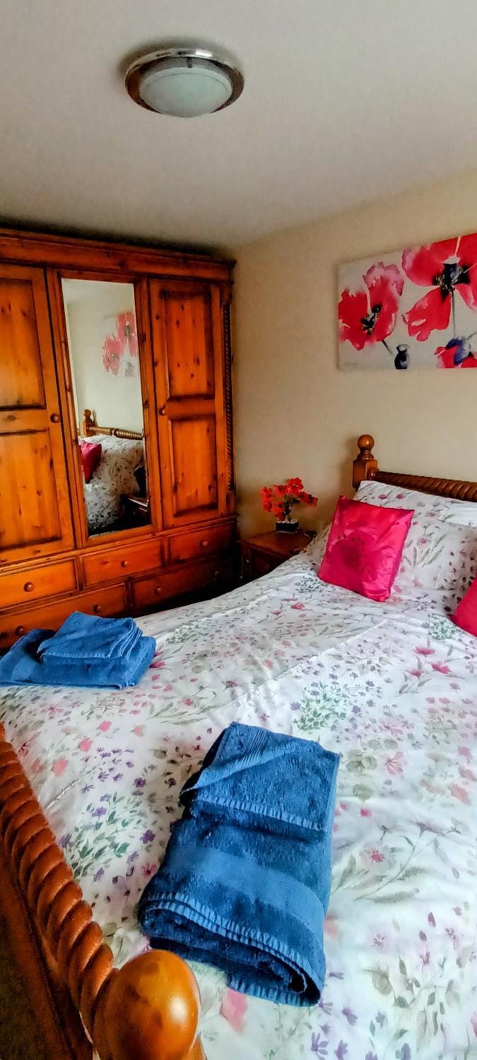 Bed, Photo of the whole room, Bedroom, towels, wardrobe