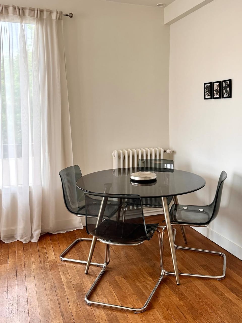 Seating area, Dining area