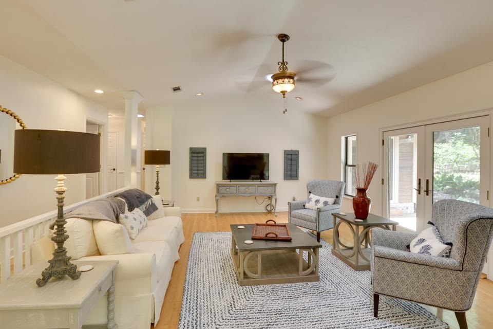 3 Mi to Dtwn! Quiet Tallahassee Gem w/ Lush Patio House in Tallahassee