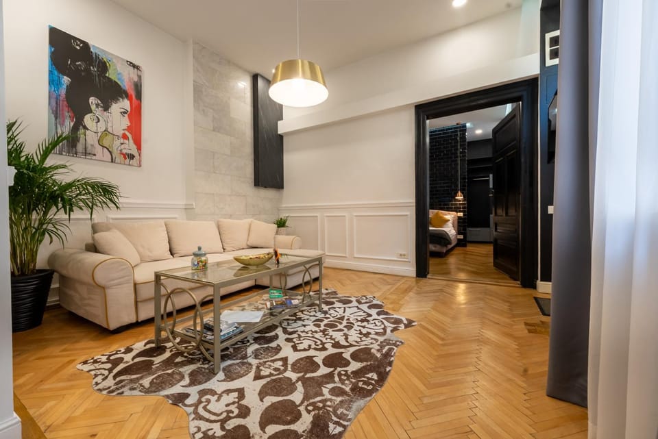 Maison Noir Apartment in Brasov