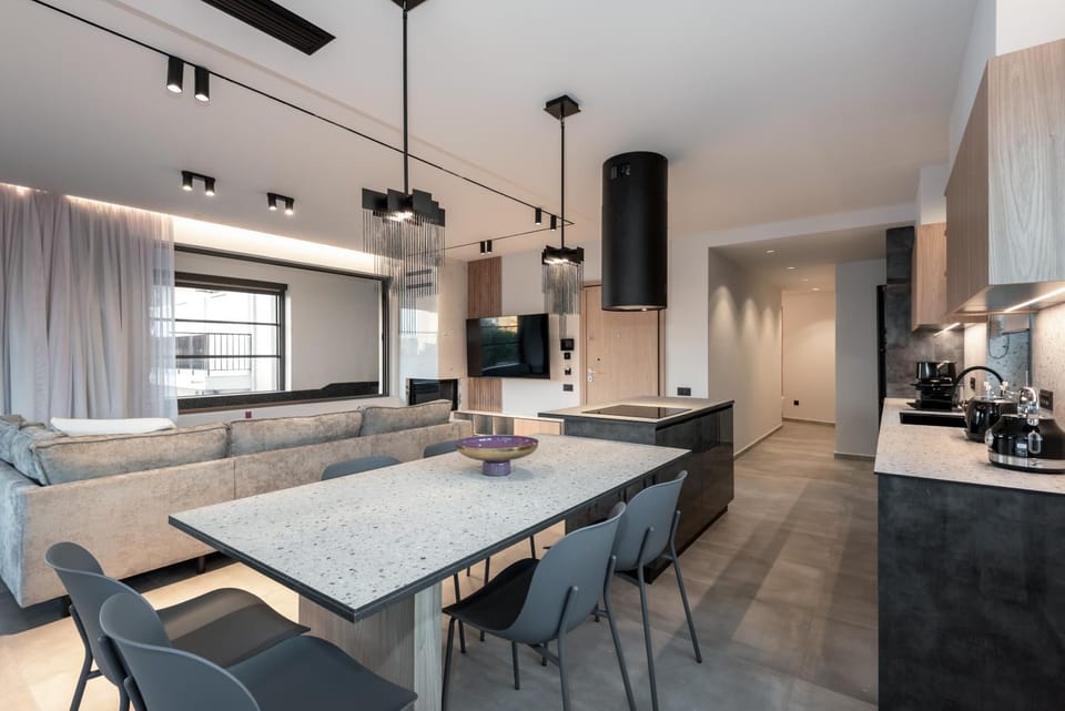 Naeva Luxury Apartments - Blue Apartment in Chania