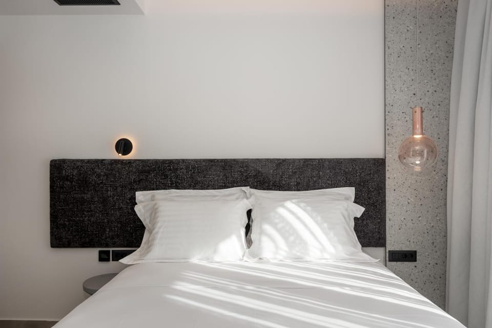 Naeva Luxury Apartments - Blue Apartment in Chania