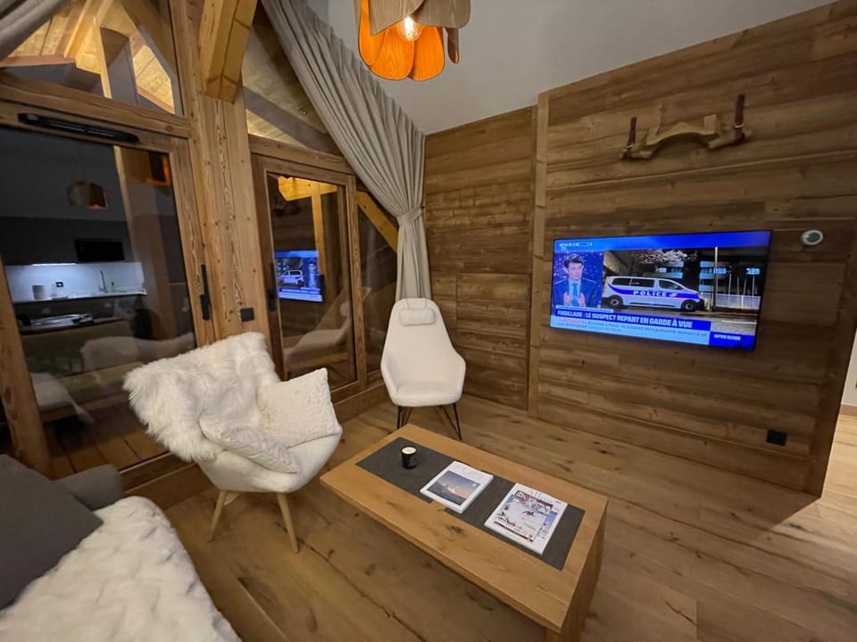 Cozy Apt Ski-in Ski-out & Mountain View Apartment in Saint-Bon-Tarentaise