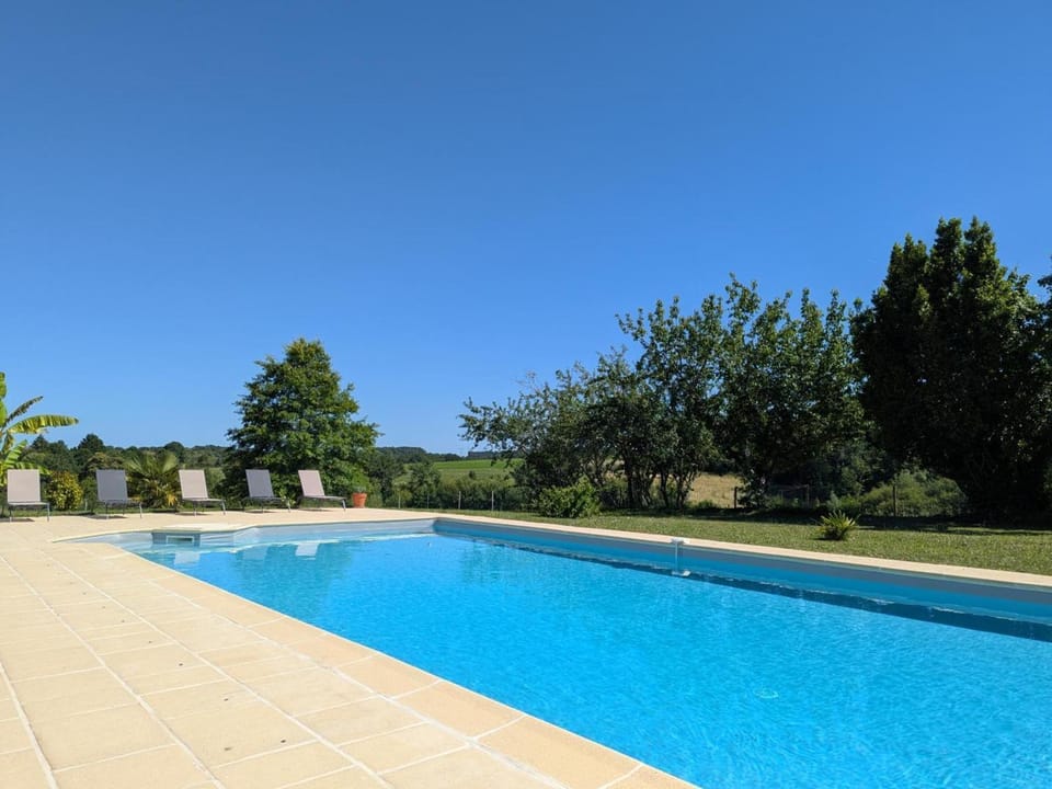 Maison avec piscine privÃ©e, animaux - 8 pers. - FR-1-653-295 House in Nouvelle-Aquitaine