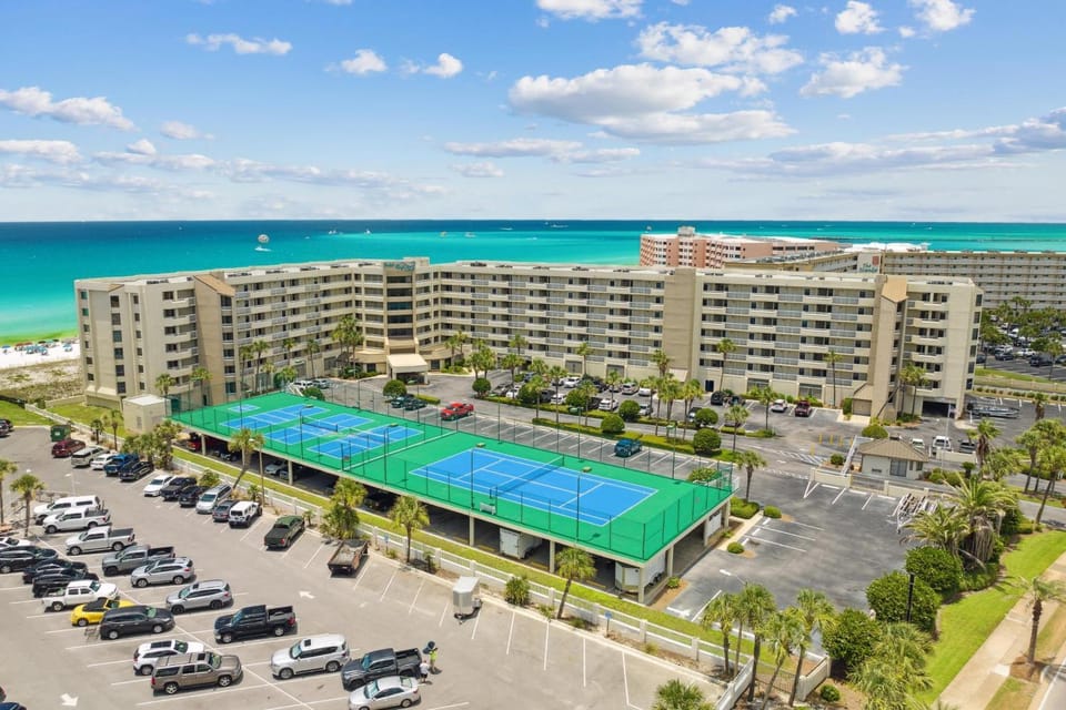 Property building, Neighbourhood, Activities, Beach, Tennis court, Parking