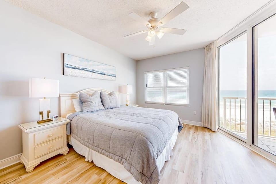 Beachfront condo with balcony Gulf views pools & fitness room House in Okaloosa Island