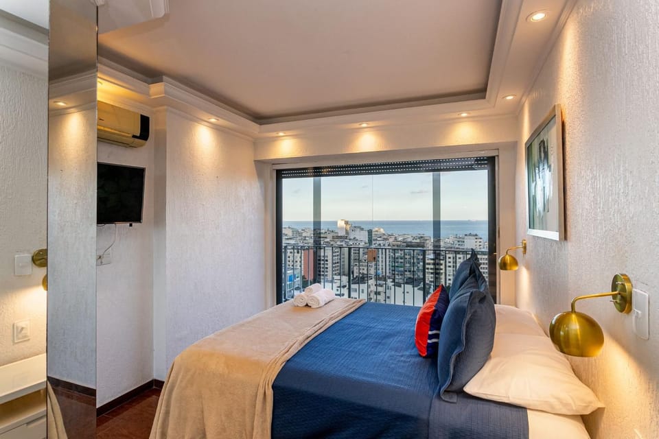 3BDRs with a View of Copacabana Beach| AB 143/1202 Apartment in Rio de Janeiro
