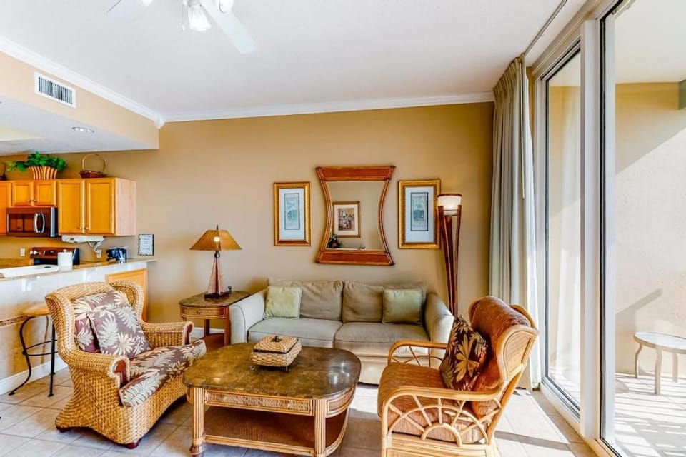 Welcoming 6th Floor Condo Incredible Gulf-Front Views Near Local Activities Apartment in Okaloosa Island
