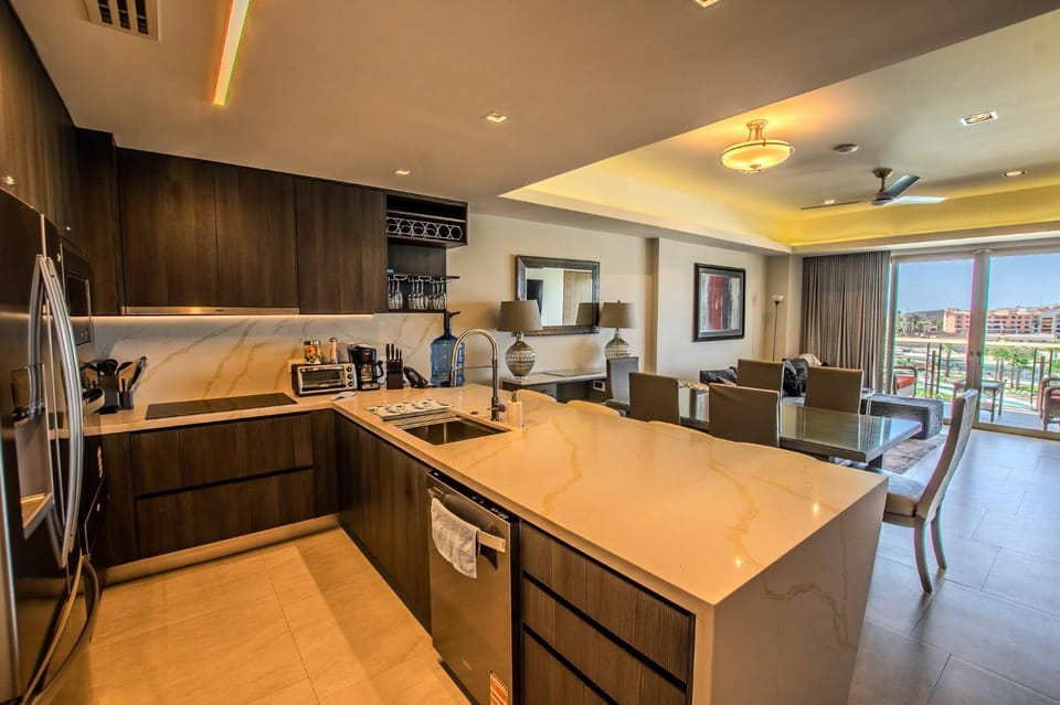 Kitchen or kitchenette, Seating area