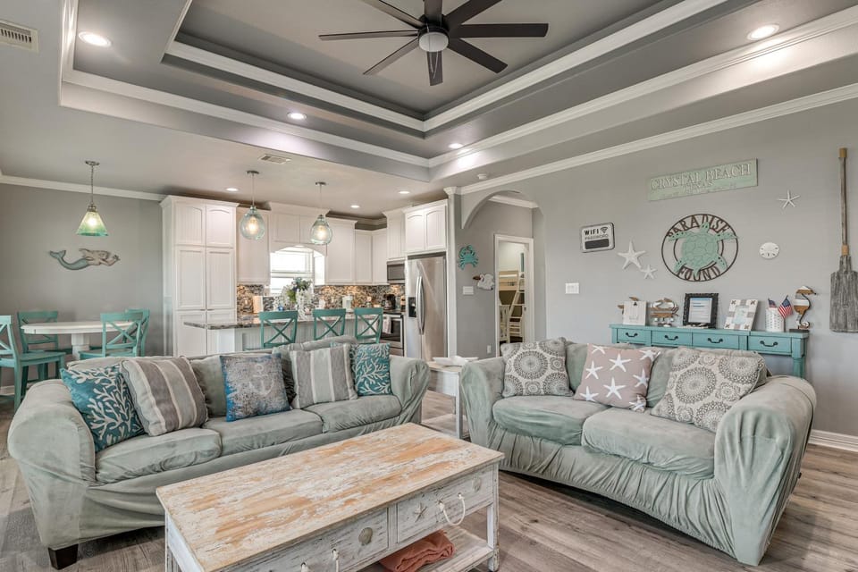 Bolivar Peninsula Beach House: Family Friendly! House in Bolivar Peninsula