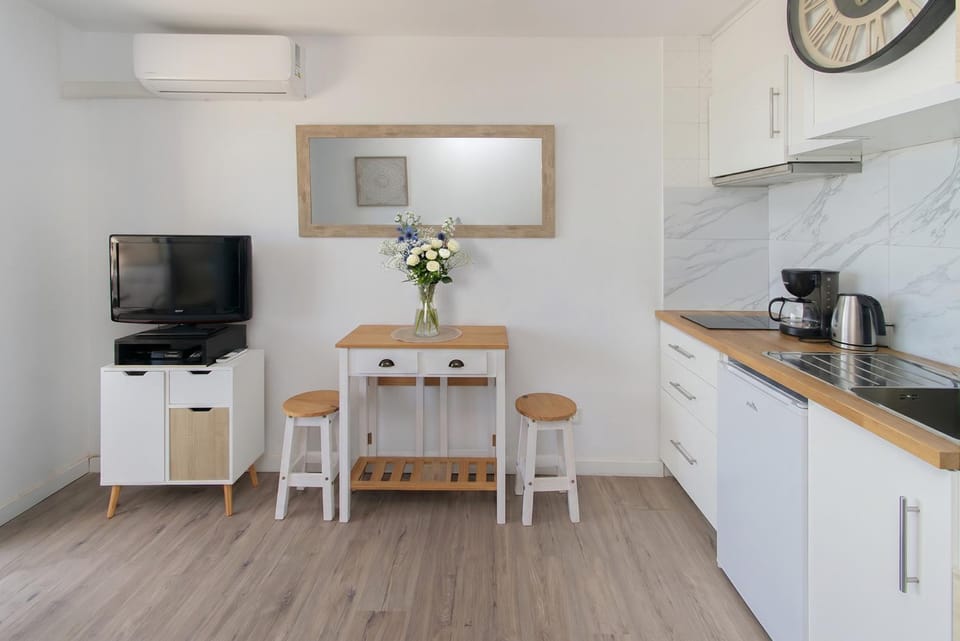 TV and multimedia, Dining area