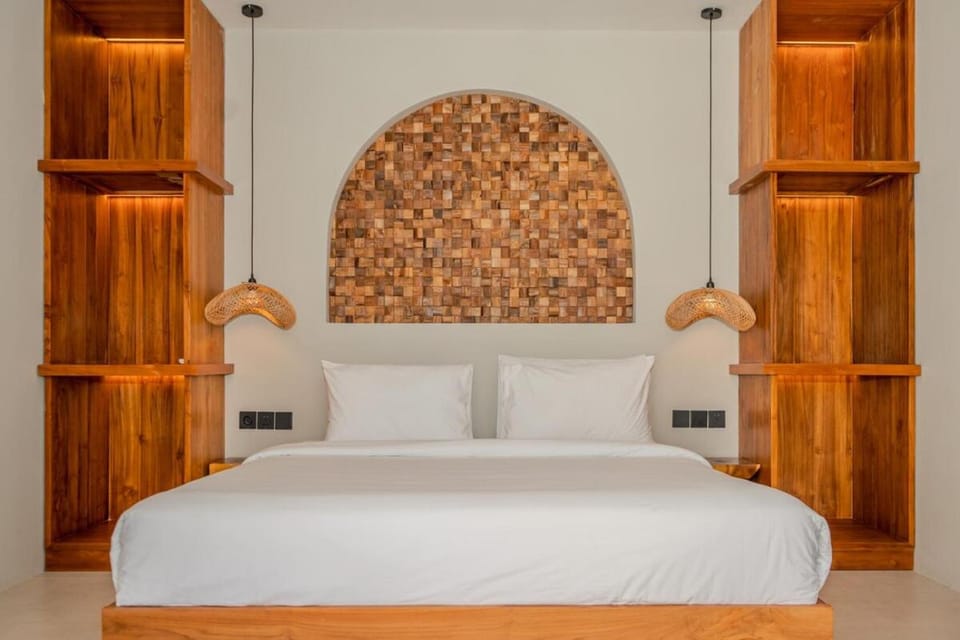 Elegant 3BR Designer Villa, Near Central Canggu Villa in North Kuta