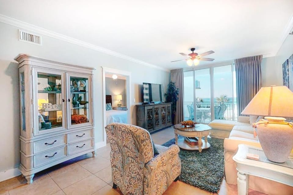 3rd Floor Beach-Chic Condo On Okaloosa Island Waterfall Lazy River House in Okaloosa Island