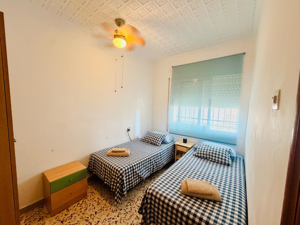Photo of the whole room, Bedroom
