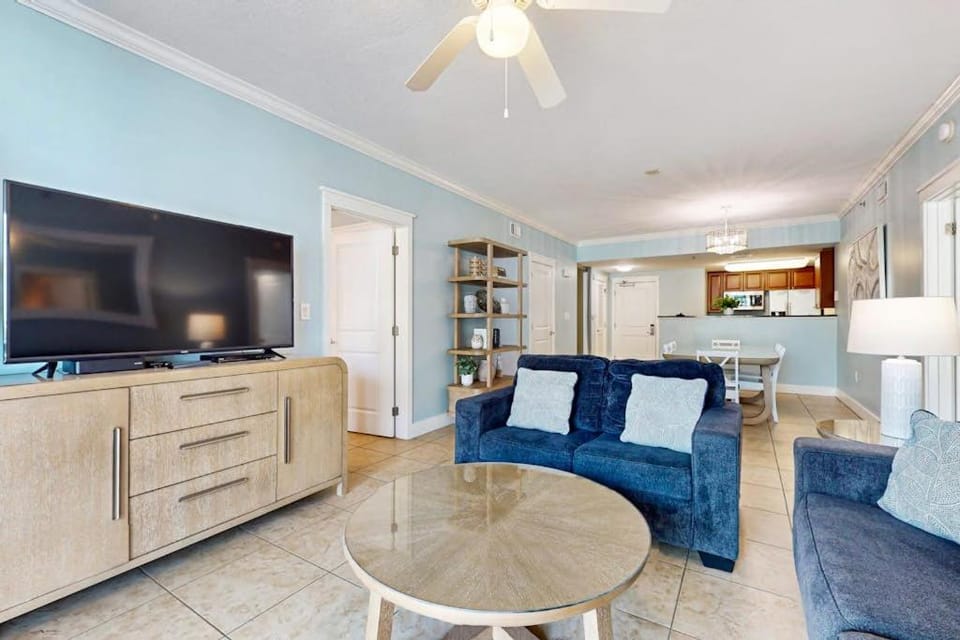 3rd Floor Bright Welcoming Condo At Waterscape Waterfall Lazy River House in Okaloosa Island