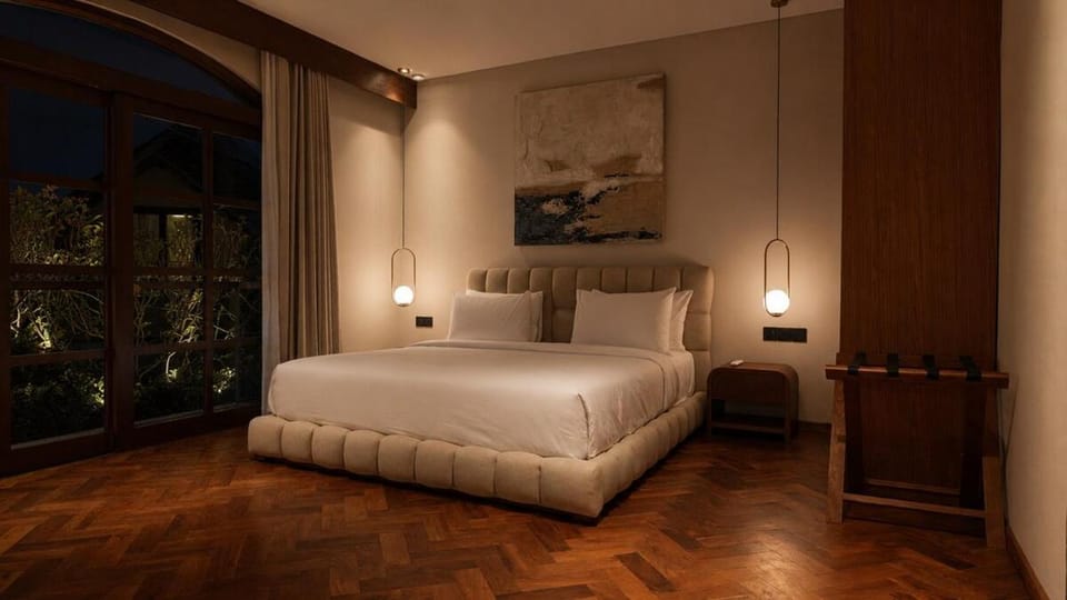 Brand-New Designer Villa, 3BR, Heart of Canggu Villa in North Kuta
