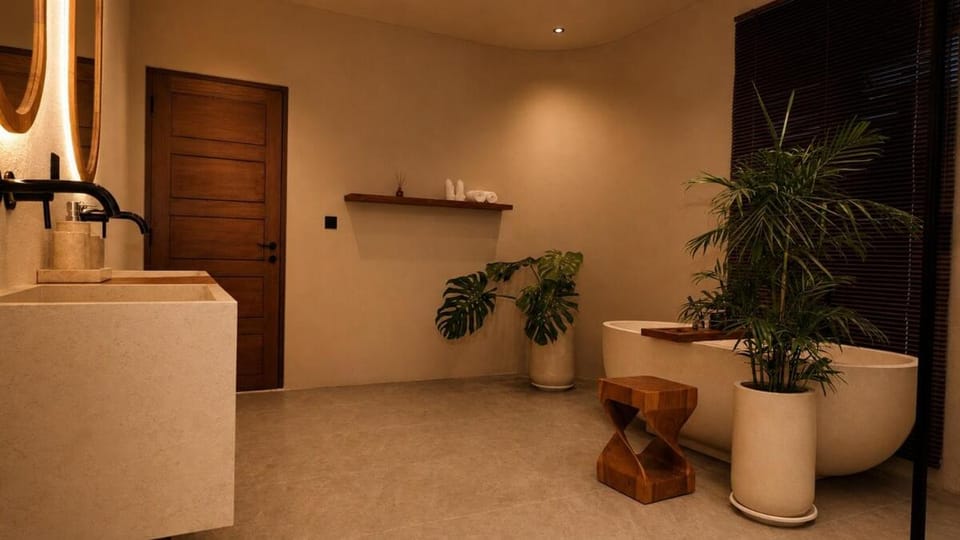 Brand-New Designer Villa, 3BR, Heart of Canggu Villa in North Kuta