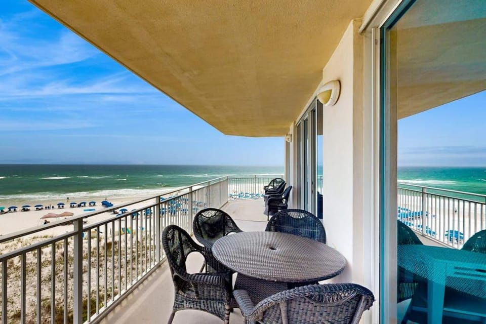 Gulf-Front Condo On Okaloosa Island Playground 2 Hot Tubs House in Okaloosa Island