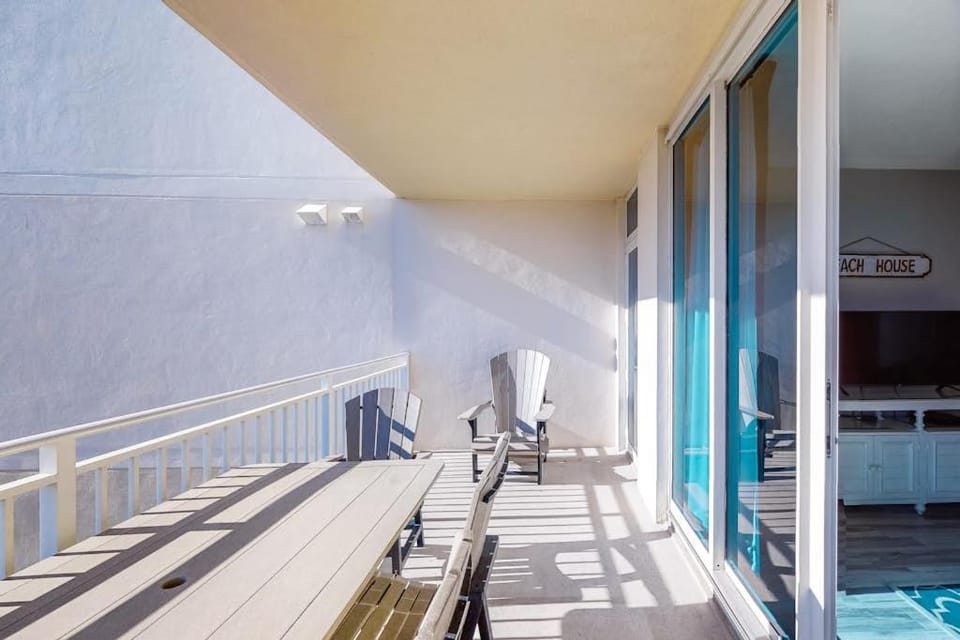 Inviting Coastal Condo On Okaloosa Island Waterfall Lazy River House in Okaloosa Island