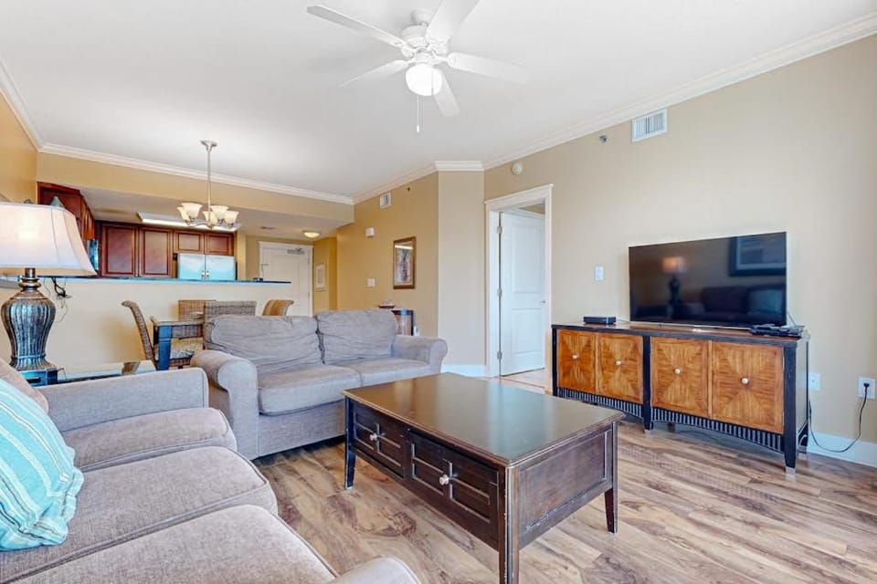 3rd Floor Exquisite Condo At Waterscape Children's Playground 2 Hot Tubs Apartment in Okaloosa Island
