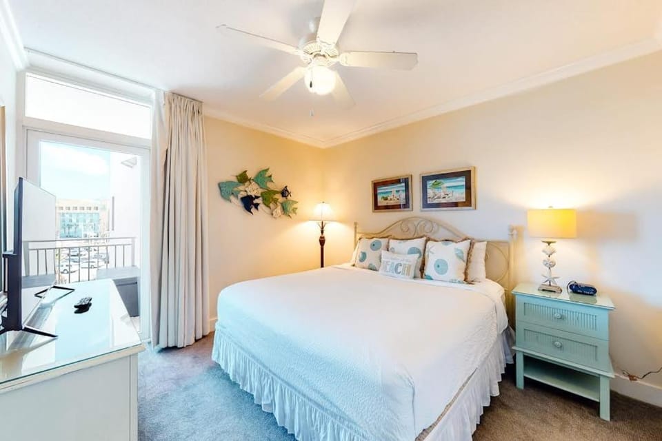 4th-floor beach-chic condo at waterscape - waterfall & lazy river House in Okaloosa Island