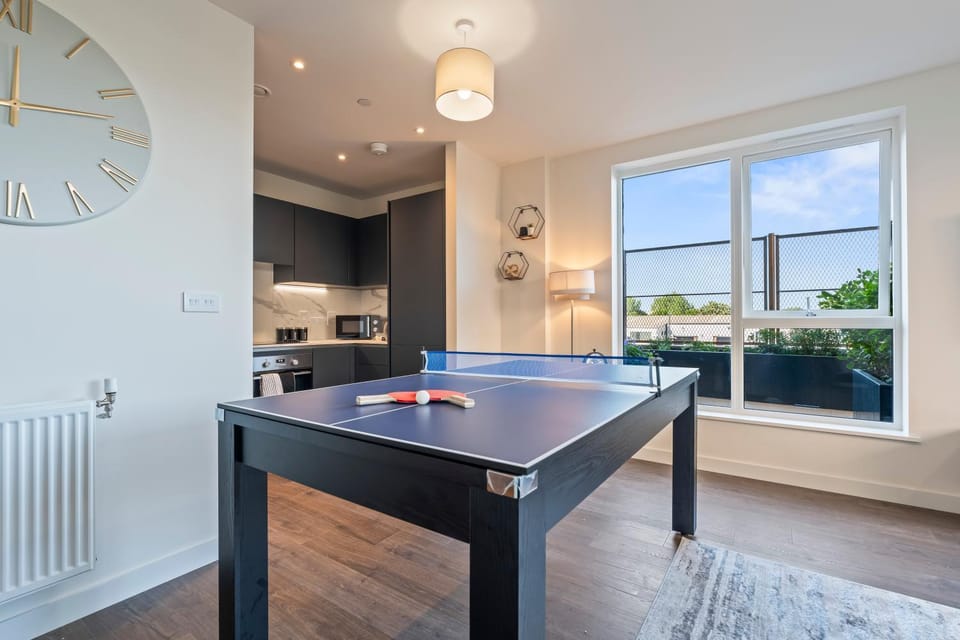 Table tennis, Kitchen or kitchenette, Dining area