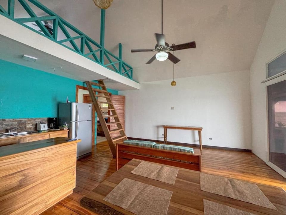 Beautiful cabin by the sea Cabin in Bocas del Toro Province