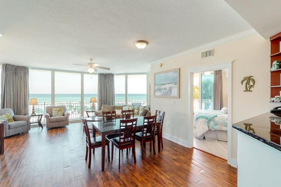 Expansive Beachfront Condo at Waterscape w a Shared Pool Hot Tub & Lazy River House in Okaloosa Island