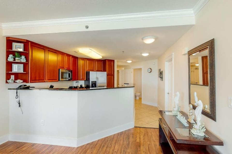 Expansive Beachfront Condo at Waterscape w a Shared Pool Hot Tub & Lazy River House in Okaloosa Island