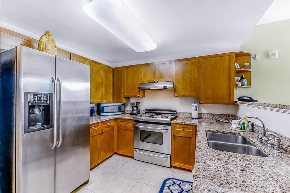 Elegant Condo On Okaloosa Island w Private Beach and Shared Hot Tub & Pool House in Okaloosa Island