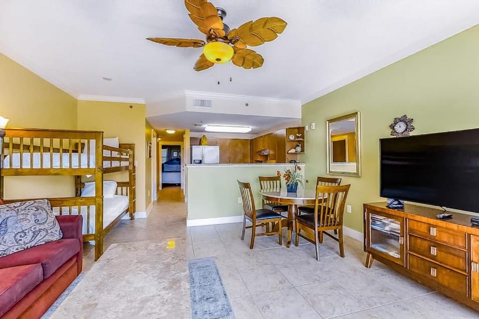 Elegant Condo On Okaloosa Island w Private Beach and Shared Hot Tub & Pool House in Okaloosa Island