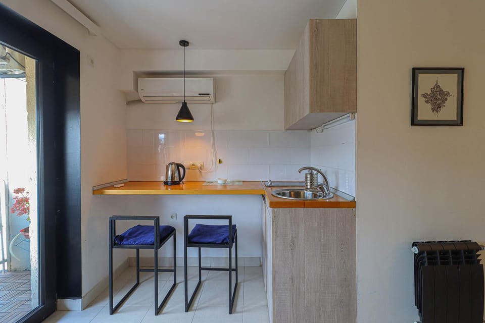 Cozy Studio by Avlabari Metro - Wehost Apartment in Tbilisi, Georgia